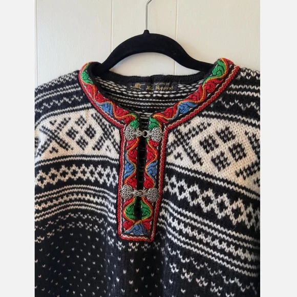 Handmade Nordic Wool Fair Isle Sweater Black Cream Silver Clasps Ribbon - Picture 2 of 5